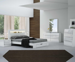 Phoebe Double Bed